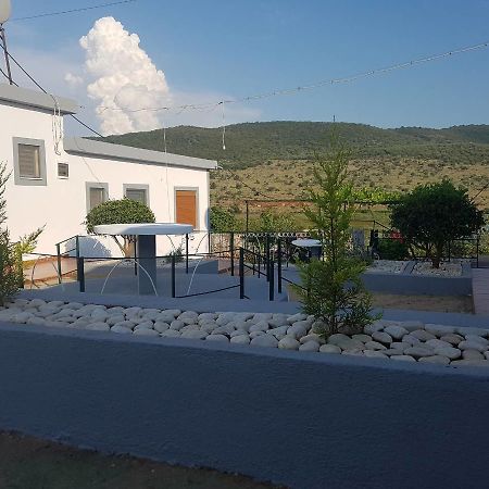 Petrit Guesthouse 사밀 외부 사진
